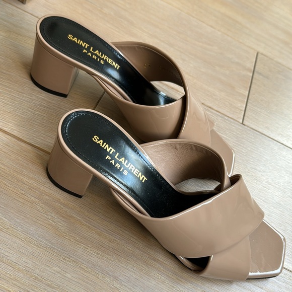 SAINT LAUREN PARIS camel patent leather open toe slide - Picture 2 of 5